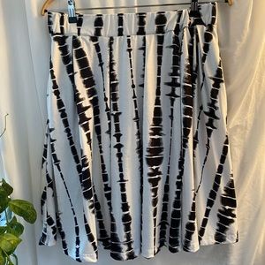 Pocketed skater tie dye print skirt
